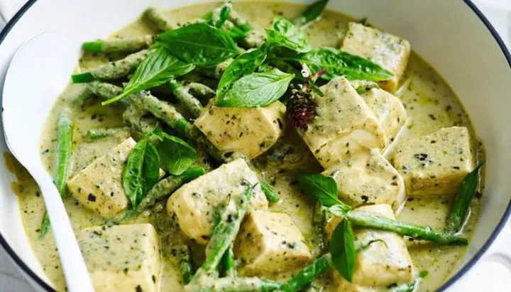 Five-Ingredient Fresh & Zingy Green Bean Tofu Curry