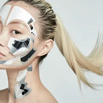 The Best Beauty Tools That Will Help De-Puff Your Face