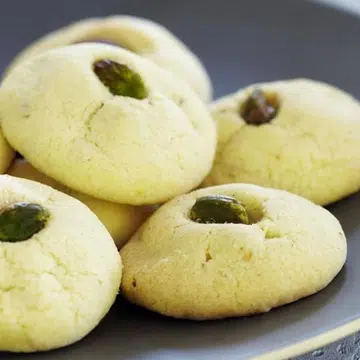 Pistachio Shortbread Mounds