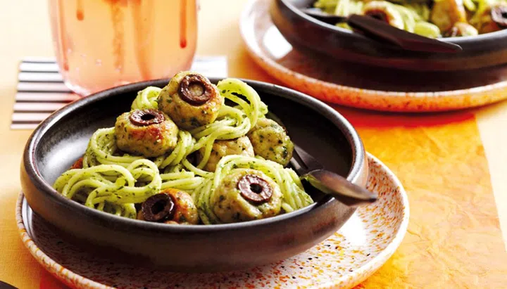 Halloween - Fright night - Scary spaghetti with eyeballs