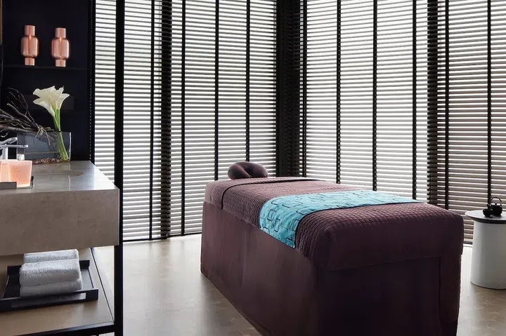 Jet Lag Cure Massage, Spa by JW