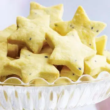 Pecorino & Nigella Seed Biscuits