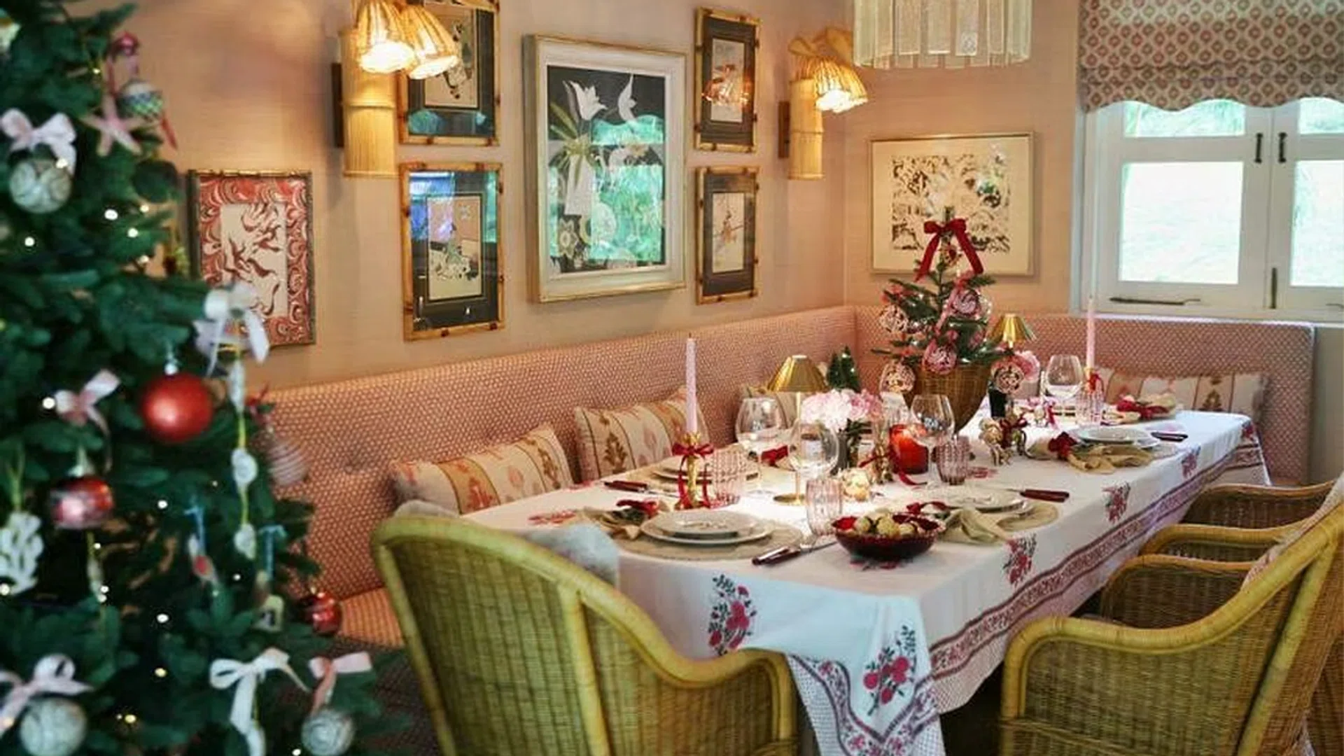 Christmas Dining Table Centerpiece Tips: Stunning Ideas for Festive Charm