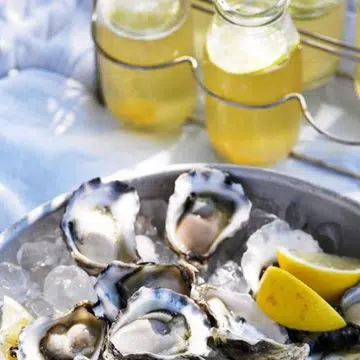 Shogani Cocktail With Oysters