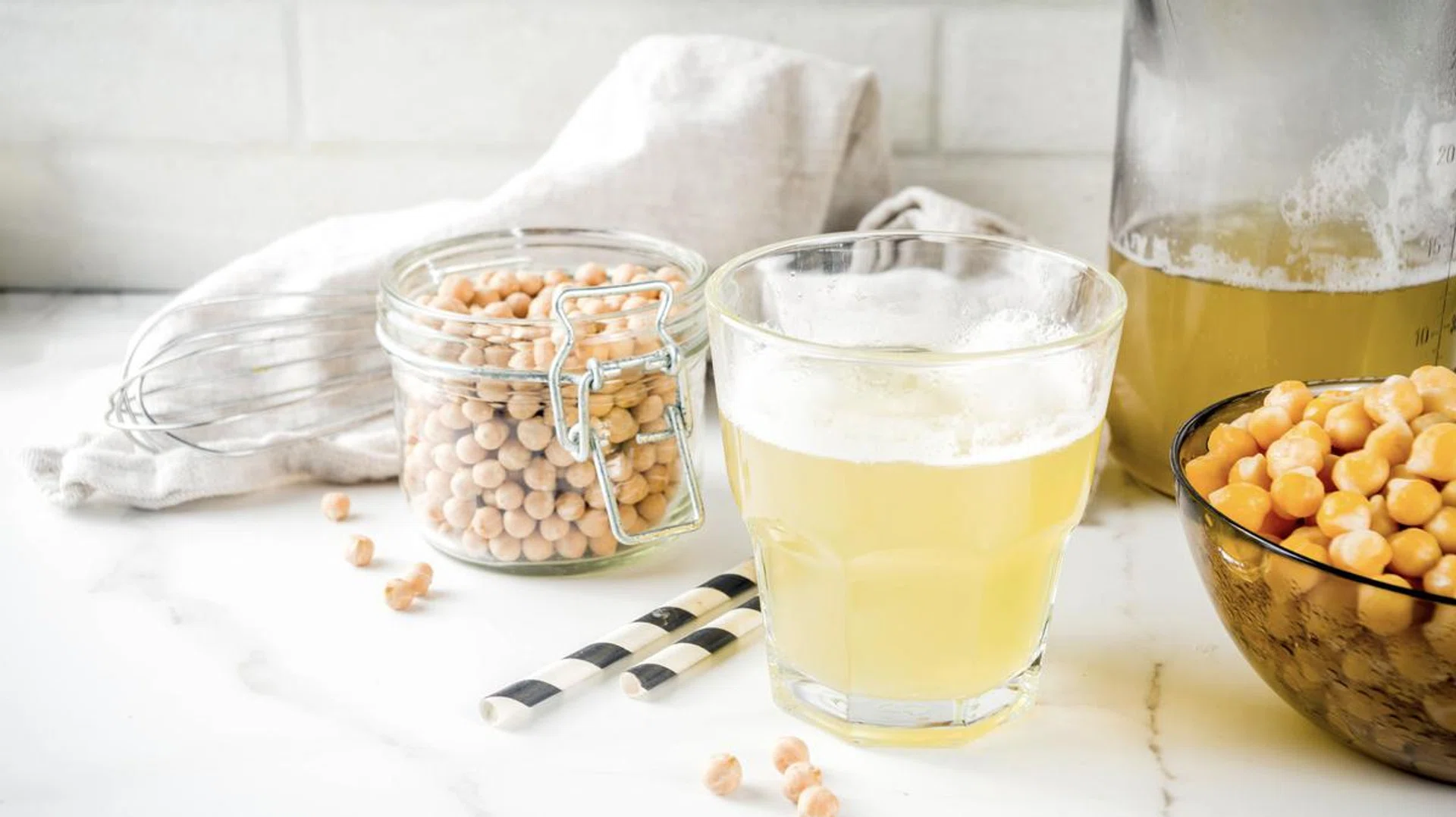 Egg substitutes aquafaba