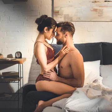 popular-porn-moves-dont-actually-happen-in-real-life-sex