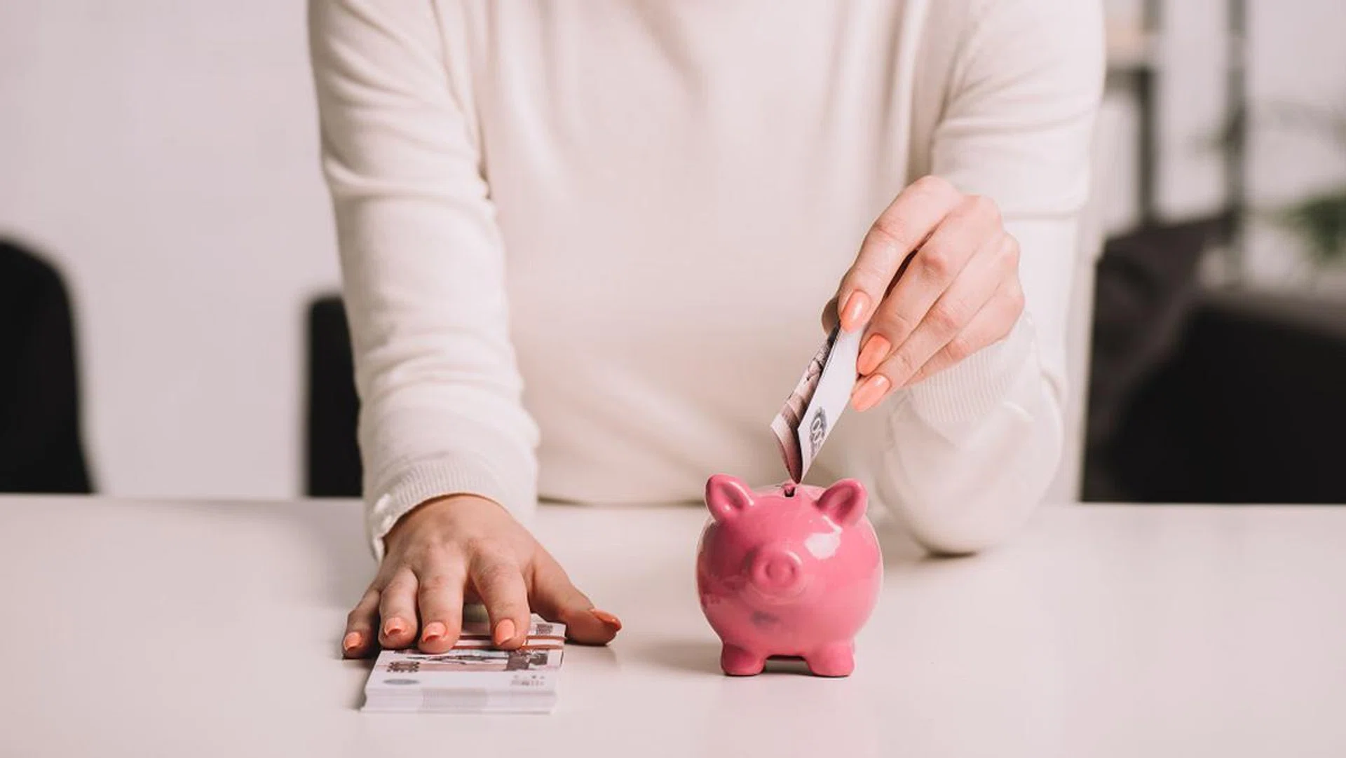 Finance Experts Reveal What They Actually Save And Spend Money On