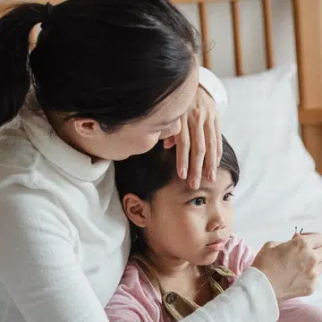 How to break bad news to my child? A child behavioural therapist explains. Singapore Women's Weekly (Photo/ Pexels Ketut Subiyanto)