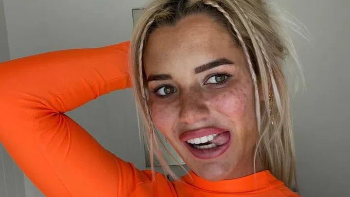 The Instagram community left comments praising her for her bravery in sharing this episode.