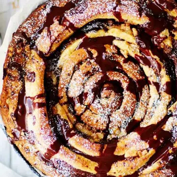 Giant Skillet Chocolate & Cinnamon Spiral