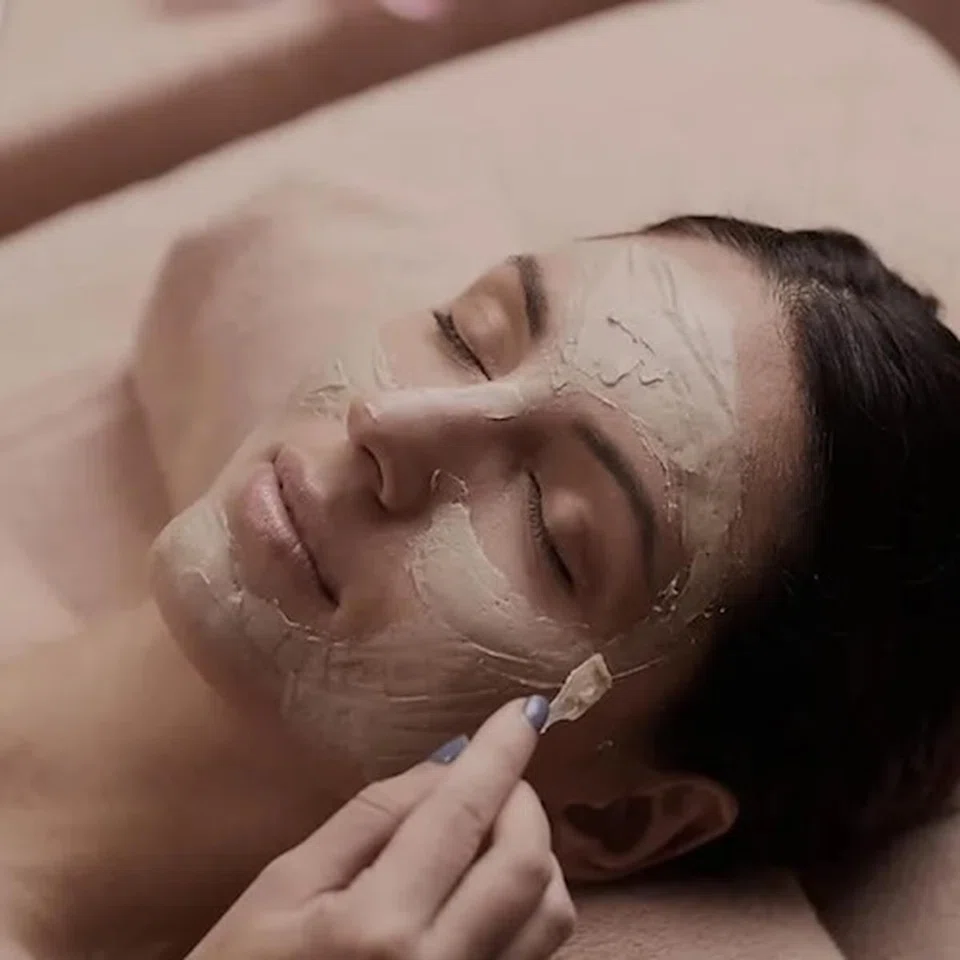 Himalayan-Salt-Spa-Skin-Renewing-Pore-Refining-Treatment-spa-awards-2024
