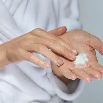 Why Everyone Should Add Retinoids To Their Skincare Routine According to Doctors - featured