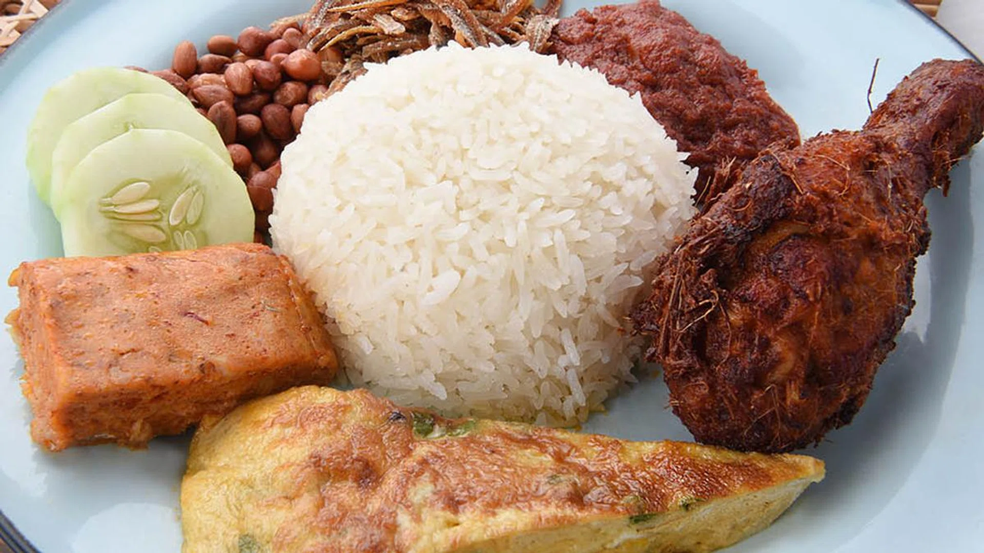 Nasi Lemak by Lemak Boys, Les Amis Group