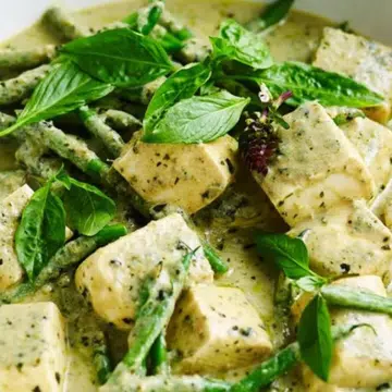 Five-Ingredient Fresh & Zingy Green Bean Tofu Curry