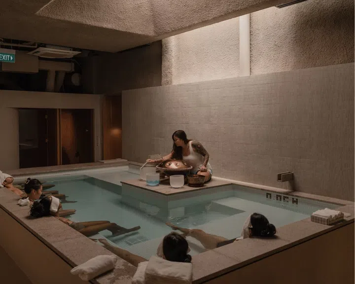 Best Bathhouse For Relaxation, Capybara Bathing