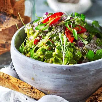 Chia & Tomato Guacamole With Sumac Crisps