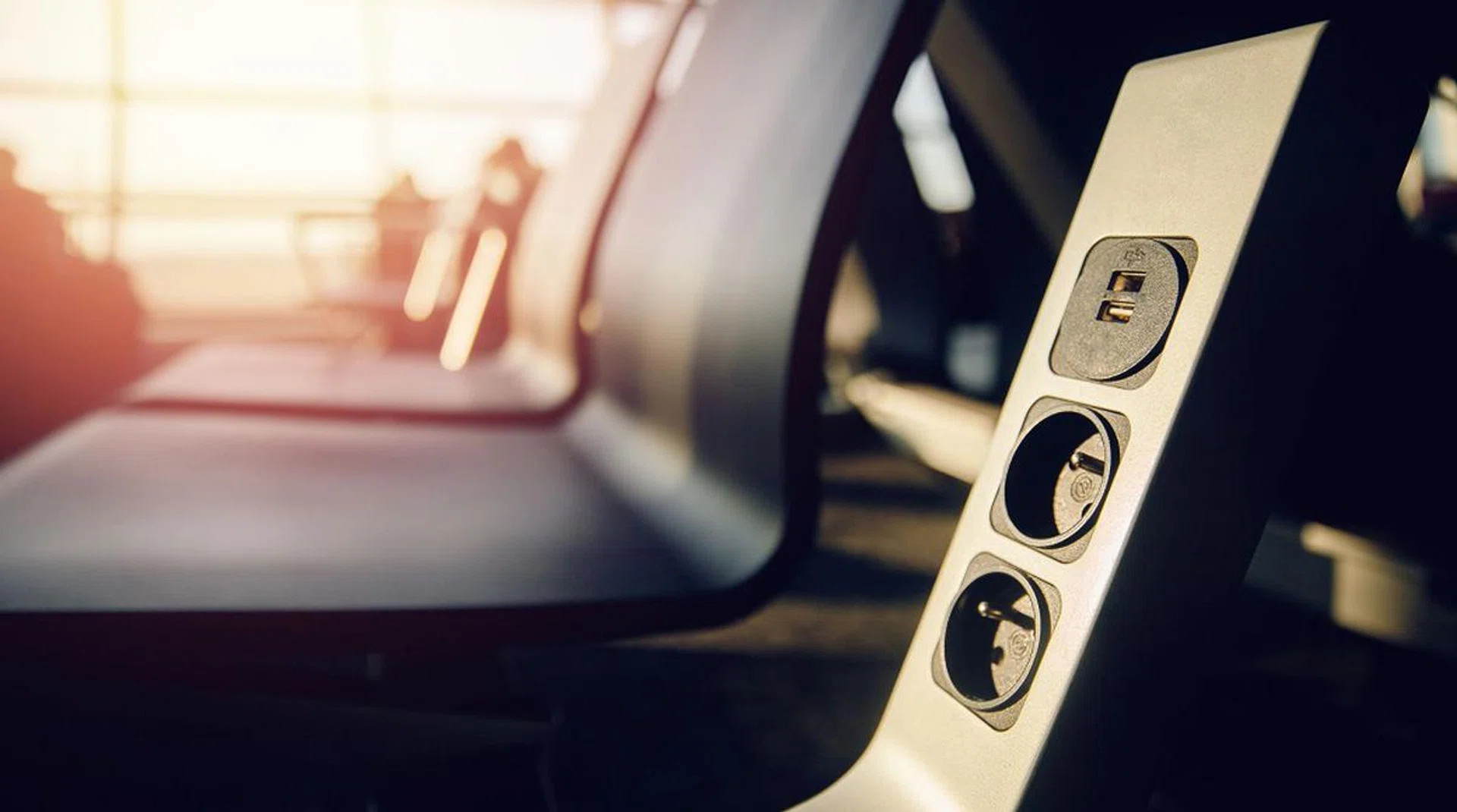 Why-You-Should-Never-Use-USB-Charging-Stations-At-Airports