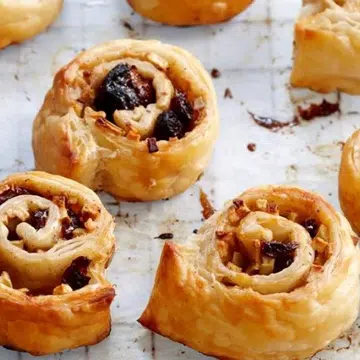 Apple Cinnamon Scrolls