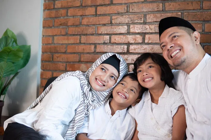 Different parenting styles affect parent-child relationships in adulthood