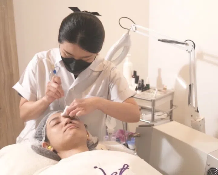 Best Oxygenating Facial
Signature Jet Facial, Aurra by Jet Concepts