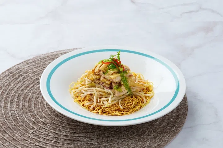 new poached shredded chicken with wantan noodles a la carte jia wei chinese restaurant