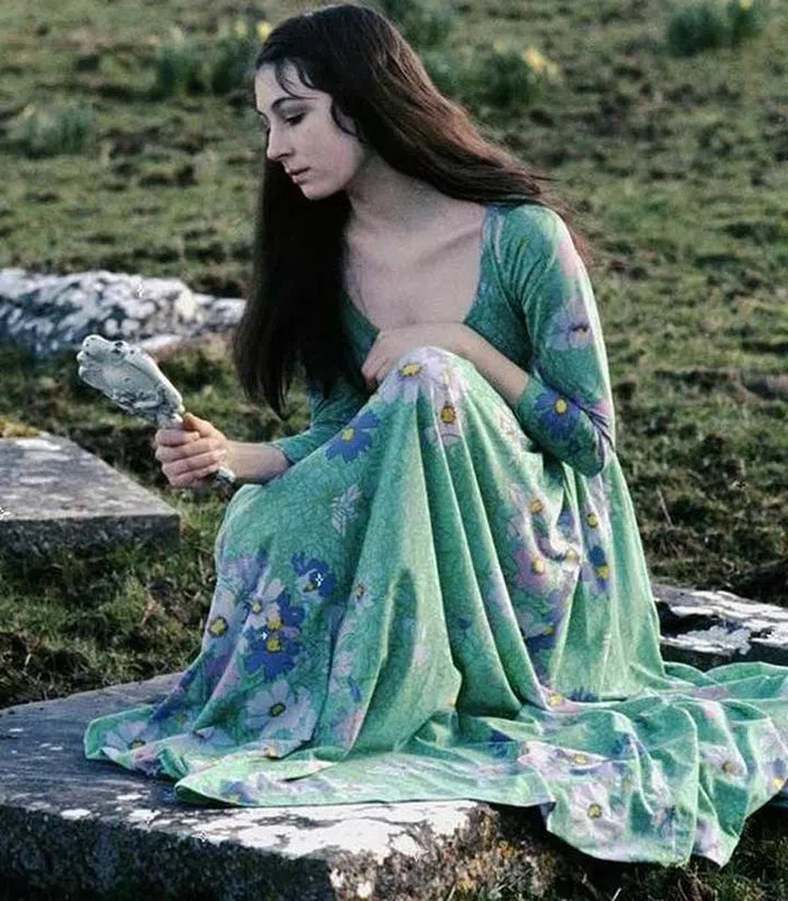 Anjelica Huston throwback
