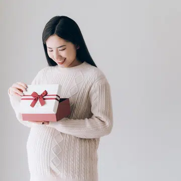 13-stylish-practical-gifts-for-first-time-mums-baby-registry