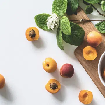 heaty foods to avoid, apricot