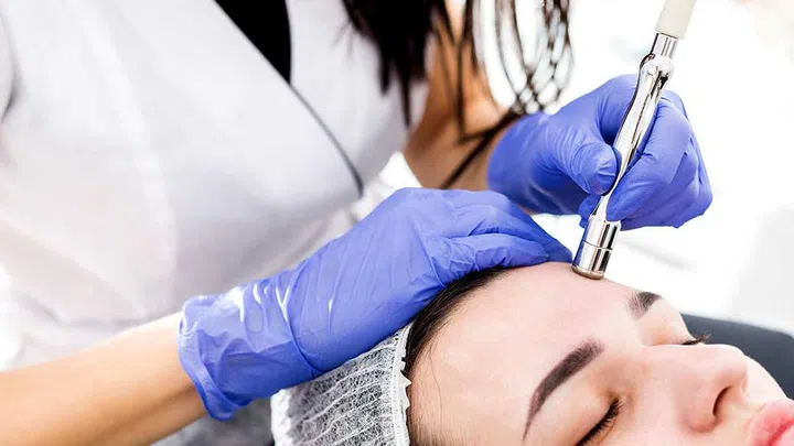 Results of micro-dermabrasion include improved collagen production and reduced breakouts, premature ageing, dry skin, and scarring.
