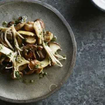 Mixed Mushrooms In Garlic and Butter