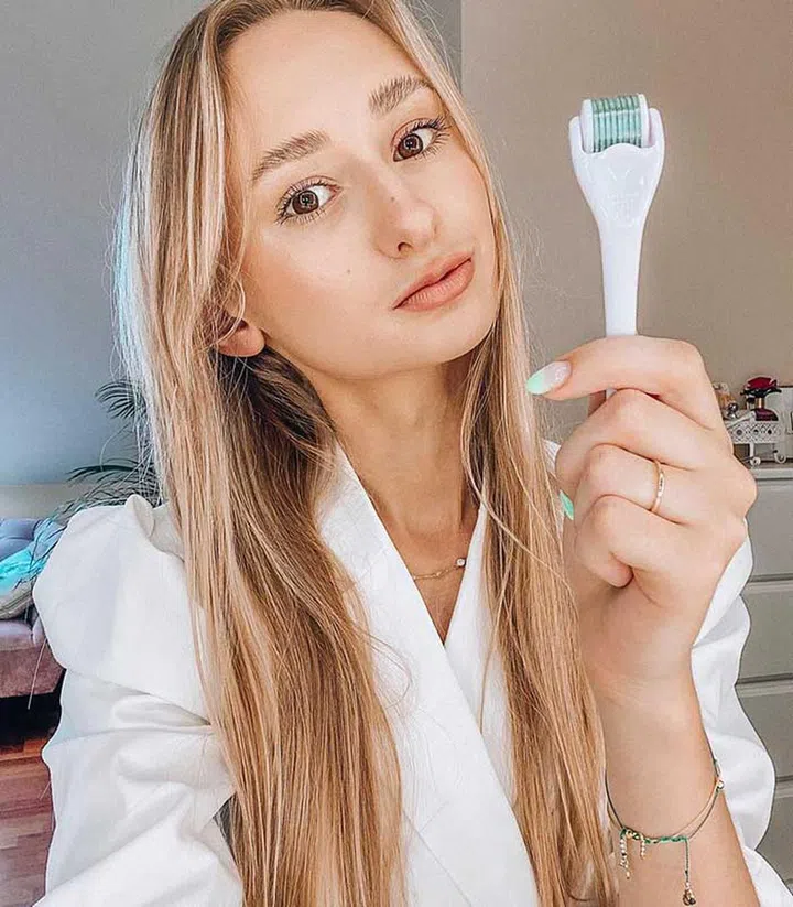 @kosmetologika_ shows off her Derma Roller on her Instagram account