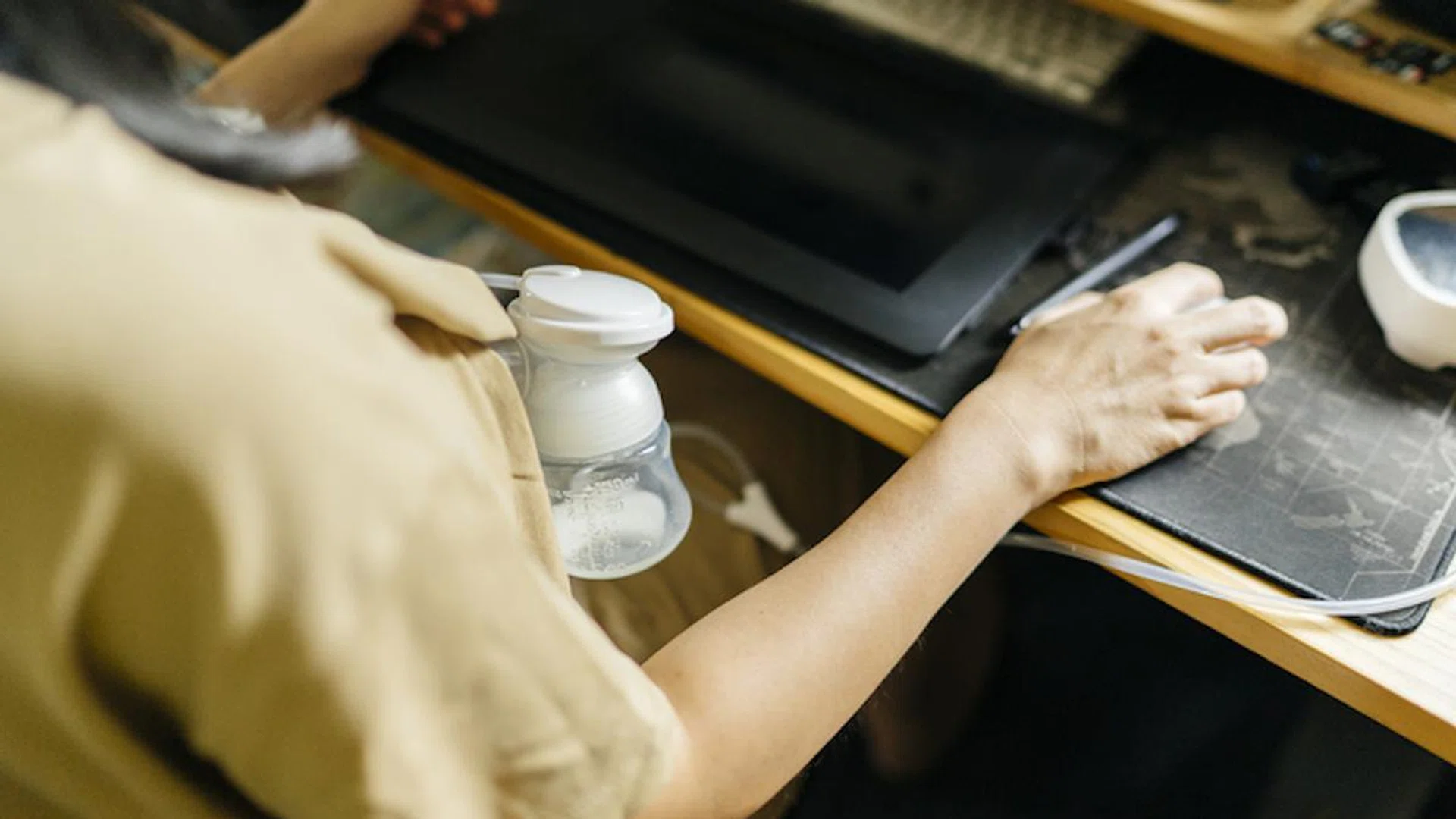 Tips for mums pumping at work