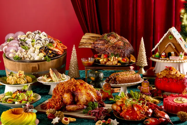 Christmas buffet 2025 ChHoliday Inn Singapore Orchard City Centre