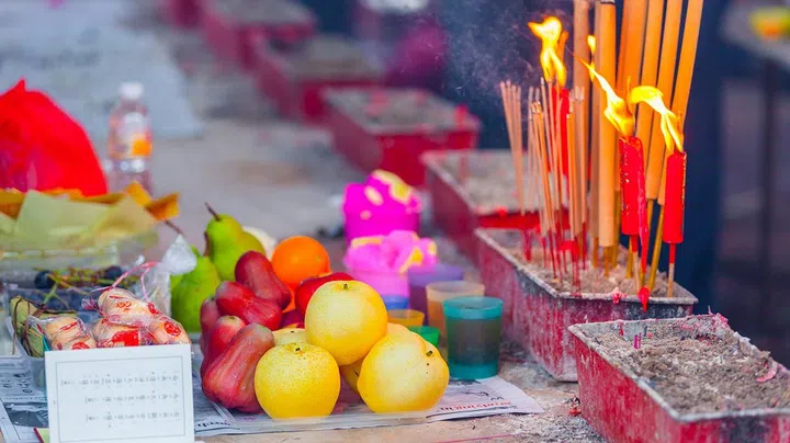 Qingming / Ching Ming Festival (Tomb Sweeping Day in English) in Malaysia. A day to pay respect to the deceased family members.
