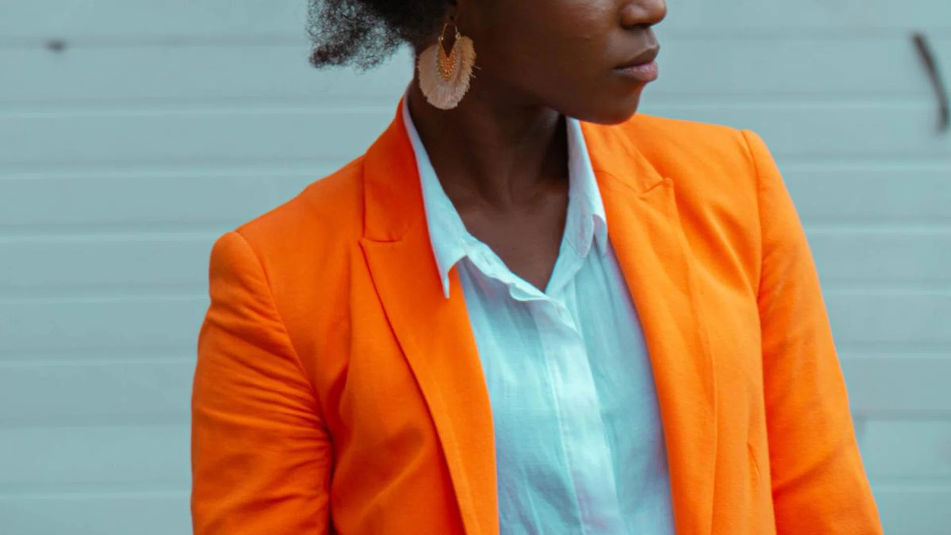 hacks to keep shirt tucked in
