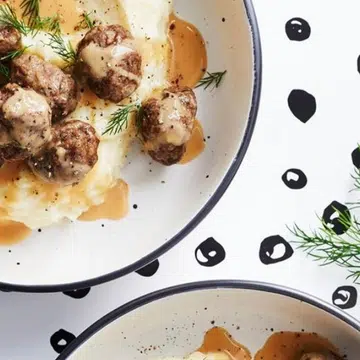 Swedish Meatballs With Gravy & Horseradish Pasta