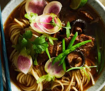 Slow Cooker Beef Ramen With Shiitake Mushrooms