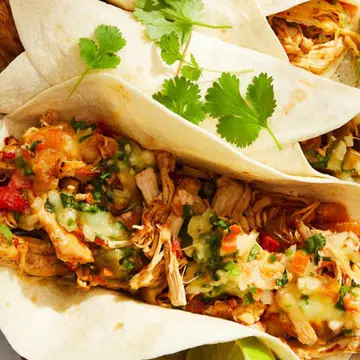Pulled Chicken Fajitas With Cheesy Toppings