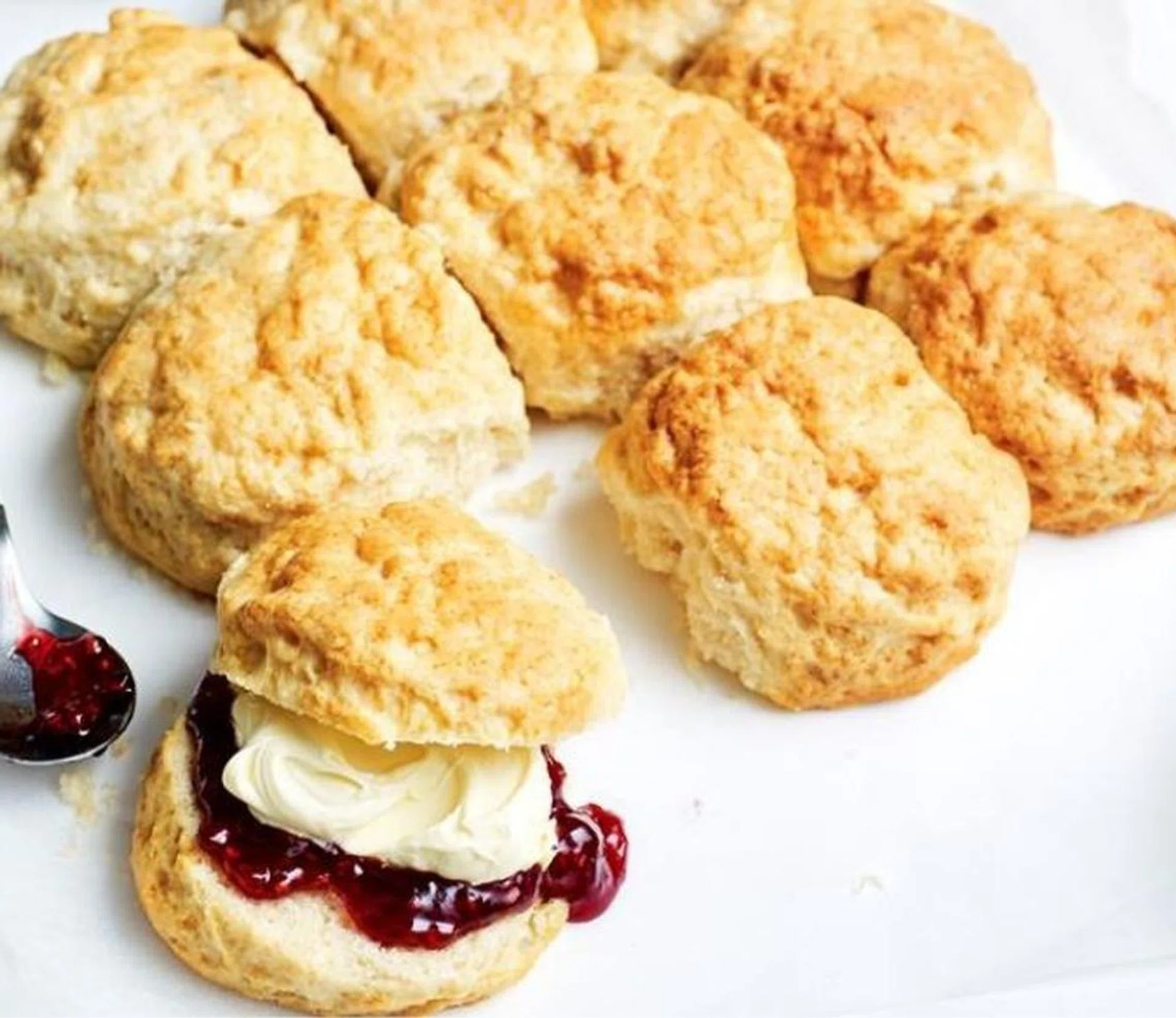 Air Fryer Lemon Curd Scones