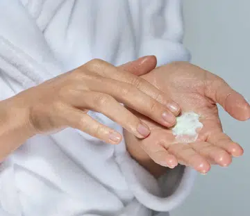 Why Everyone Should Add Retinoids To Their Skincare Routine According to Doctors - featured