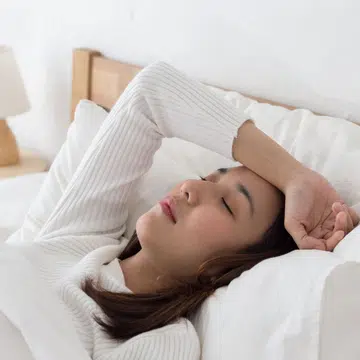 A warm eye mask  can help you fall asleep and improve sleep quality