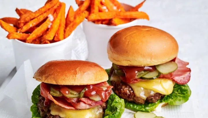 Air-Fryer Cheeseburgers