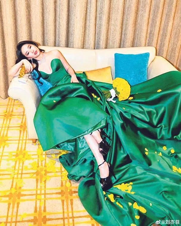 中国女星刘亦菲号称“神仙姐姐”，颜值一直是大家所公认的。（取自网络）