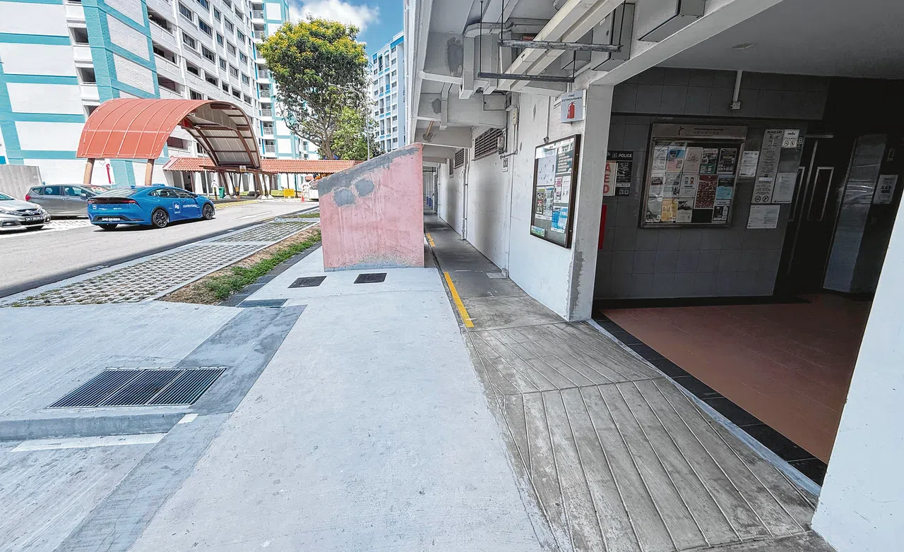 事发地点的停车位距离电梯非常靠近。（黄诗雨摄）