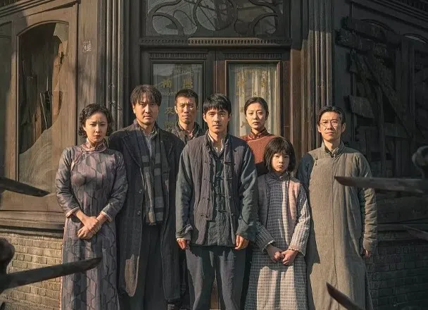 《南京照相馆》聚焦南京大屠杀期间，照片揭日军罪证影像的故事，票房表现惊人。（互联网）