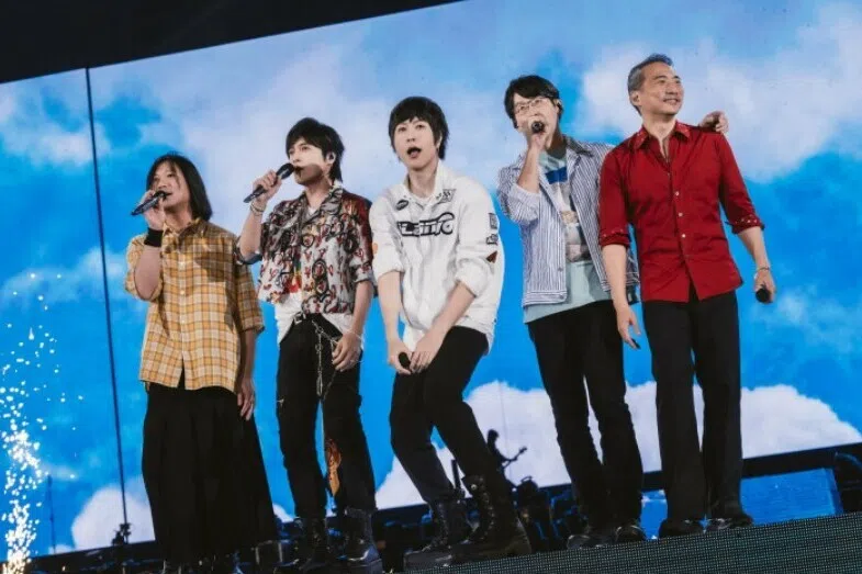 花莲洪灾 众星纷捐助