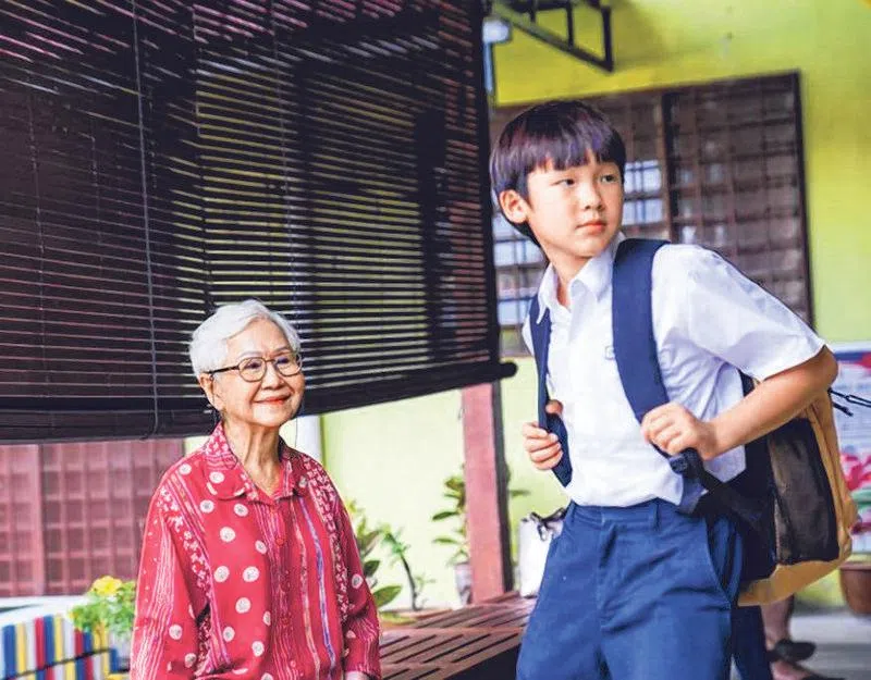 “阿嬷”乌萨萨梅坎姆，近日在马国拍摄短片《Grandma》。（取自网络）