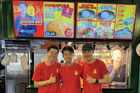 Simonboy与宏荣合作鸡饭摊已停业