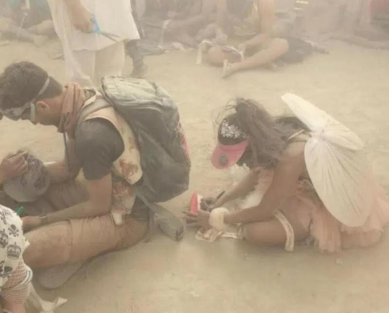 火人节沙尘滚滚。 （取自网络）