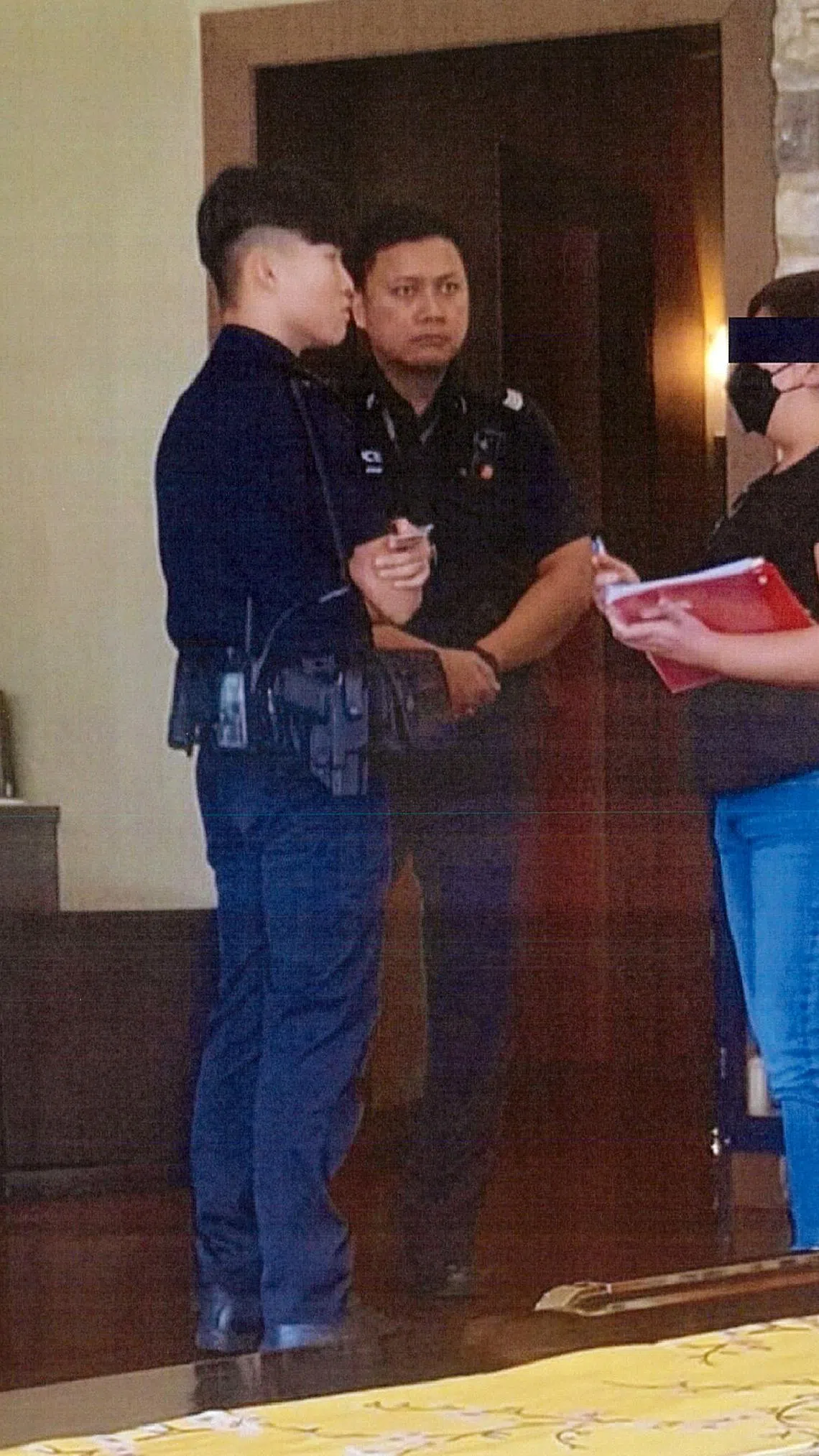 称顾客上门闹事，美容院职员报警。（受访者提供）